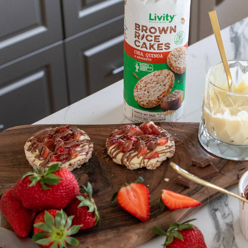 Strawberry chocolate rice cakes